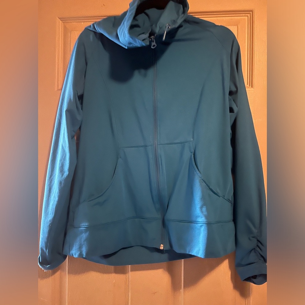 Ladies Sporttek drifit cowlnevk workout jacket size large